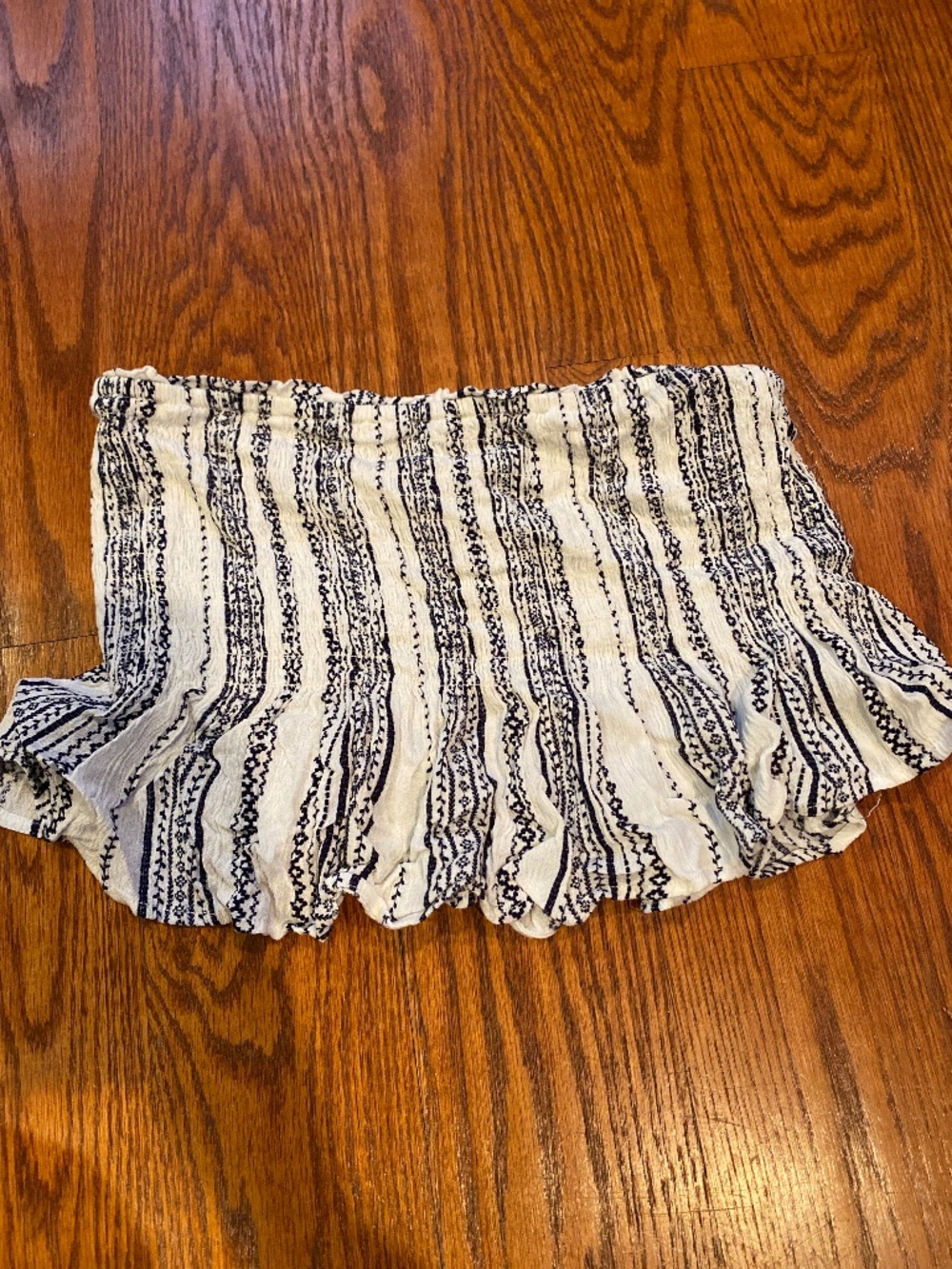 Sky & Sparrow black and white strapless crop top